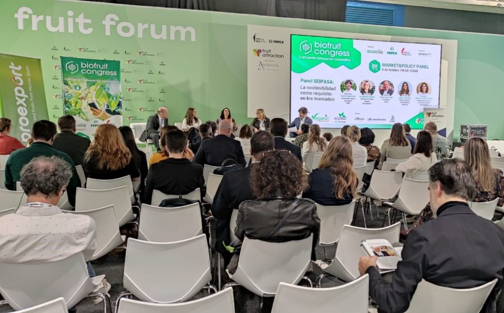 Más de un centenar de personas del sector ecológico se dan cita en Biofruit Congress